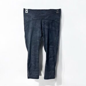 Lululemon Base Pace High Rise Crop 23" Sheer Sides Size‎ 6 Heritage Deep Camo